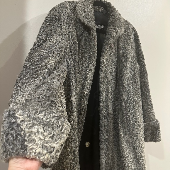 Gray Teddy/Lambs Jacket/Coat with Cozy Texture and Classic Silhouette. - Picture 11 of 16